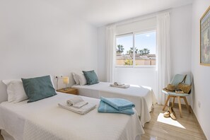 2 slaapkamers, een strijkplank/strijkijzer, gratis wifi, beddengoed