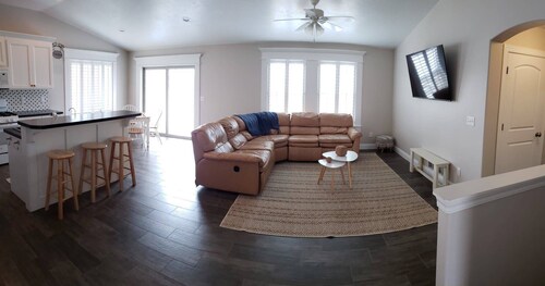 Affordable Gathering Place-90 minutes to Yellowstone