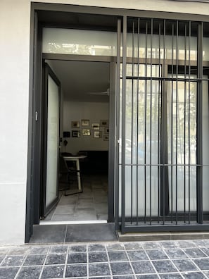 Exterior detail - 10min to the beach 10min to the city centre good for work! (València)