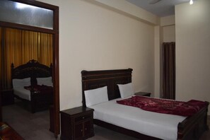 Standard Double Room | Free WiFi, bed sheets - Hotel Travel Inn (Rawalpindi)