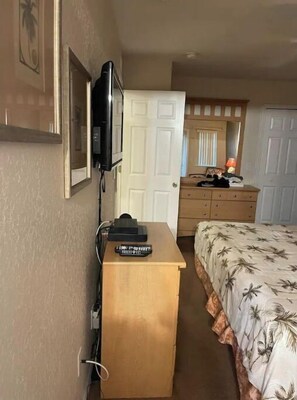 2 bedrooms, in-room safe, iron/ironing board, WiFi
