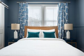 2 bedrooms, iron/ironing board, free WiFi, bed sheets - Grove Apartment | Luxury Two Bedroom Near Downtown (Charlottesville)
