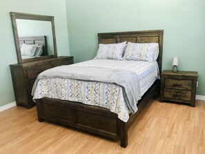 3 bedrooms, WiFi - Alder House serenity on the steps of Gros Morne National Park (Bonne Bay Pond)