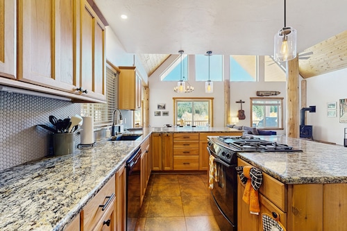 Riverfront Lodge | Hot Tub | Game Room