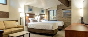 2 bedrooms, desk, WiFi, bed sheets