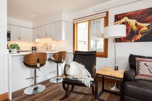 Interior - Outpost: Sleeping Indian E3 (Teton Village)