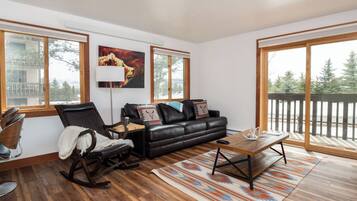 Smart TV y chimenea