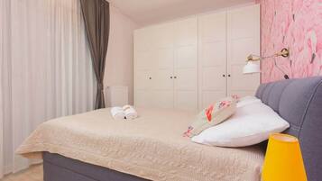 1 bedroom, iron/ironing board, WiFi, bed sheets