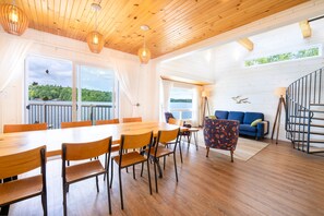 Living Room / Lounge