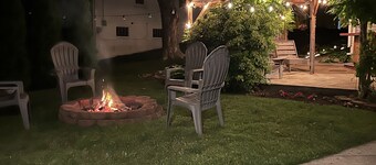 Spacious first-floor cottage nestled between Lakeside and Marblehead!