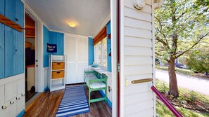 Property grounds - Spacious first-floor cottage nestled between Lakeside and Marblehead! (Lakeside)