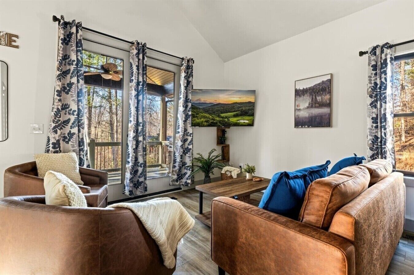 Newly Remodeled King Ensuite Cozy Chalet - Sierra Nevada