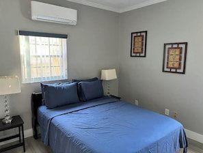 1 habitación, escritorio, tabla de planchar con plancha y wifi gratis