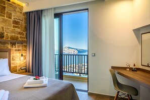 3 bedrooms, in-room safe, blackout drapes, iron/ironing board