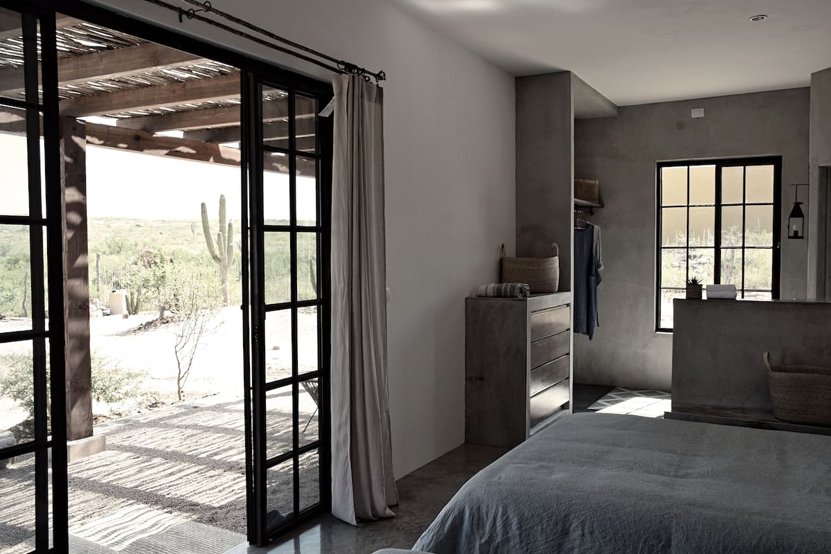 Habitación familiar, 2 camas Queen size | Ropa de cama de alta calidad, minibar y escritorio