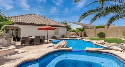 Lay back & Relax! Lush 4BD near Wigwam Resort in Litchfield Park. Heated Pool, Spa, Firepit & MORE!