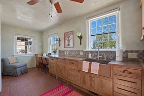 Interior - Modern Adobe, Steps to Sights! (Santa Fe)
