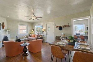 Interior - Modern Adobe, Steps to Sights! (Santa Fe)