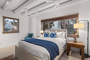 4 bedrooms, desk, iron/ironing board, travel cot