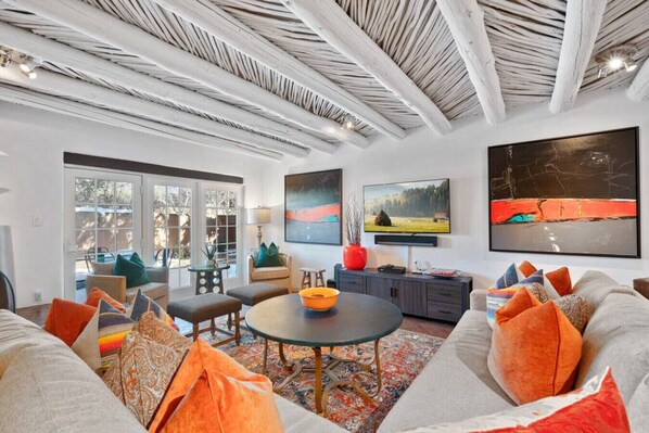 TV, fireplace, stereo