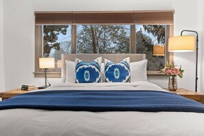 4 bedrooms, desk, iron/ironing board, travel cot