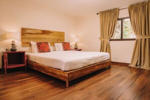 Standard-Doppelzimmer, 1 King-Bett | Kostenloses WLAN, Bettwäsche