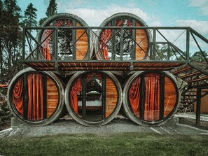 Cylinder Small Room | Free WiFi, bed sheets