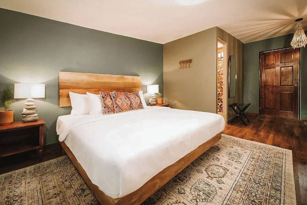 Standard Double Room, 1 King Bed | 1 bedroom, free WiFi, bed sheets