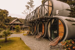 Cylinder Small Room | Courtyard view - ONDA Boquete  (Boquete)