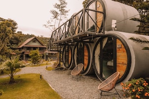 Cylinder Small Room | Vistas al patio