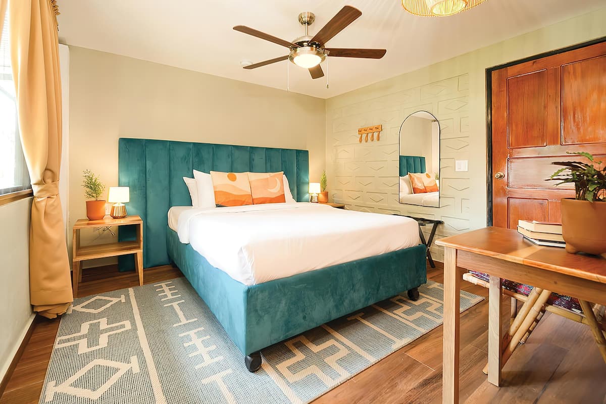 WiFi (free), bed sheets