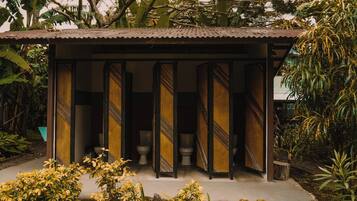 Cylinder Small Room | Bathroom | Towels