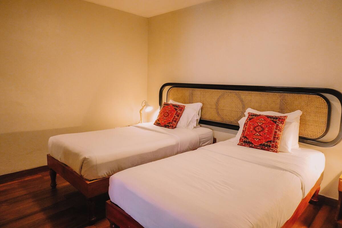 Economy Twin Room, 2 Twin Beds | WiFi (free), bed sheets