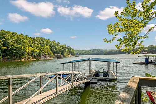 Sunset Cove: 4  BR, 3  BA House in Bremen, Sleeps 12
