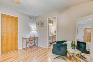 Interior - Spacious Family Getaway With Arcade Games & PackNPlay (Derby)