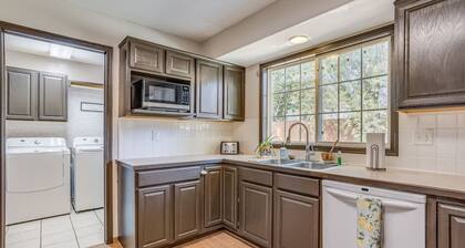 Derby Spacious Home Off Rock Rd With King Master Suite