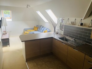 Interior - Luxury apartment 5 min walk to Southbourne Beach (Southbourne)