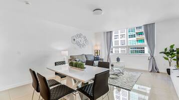 Apartment | Dining room