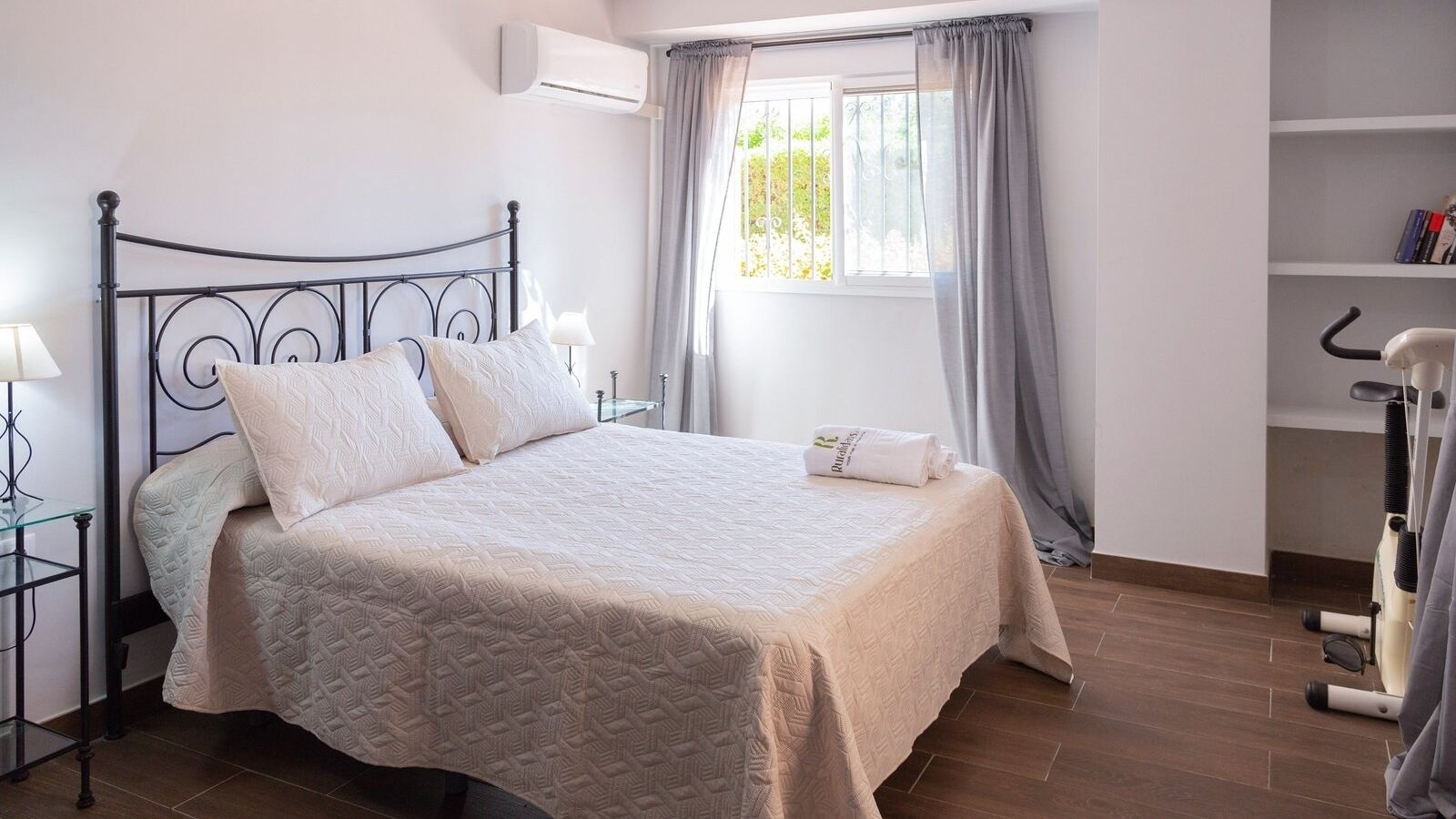 6 chambres, fer et planche à repasser, lit parapluie, Wi-Fi