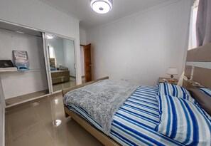3 bedrooms, iron/ironing board, free WiFi, bed sheets