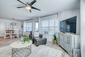 Smart TV - Nature's Landing B204 Stargazer on the Gulf (Cedar Key)
