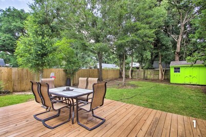 Beautiful East Hill 3bdr 2bath , PET FRIENDLY, 5 min to Pensacola beach  