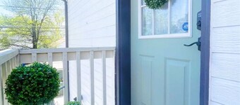 Chic GJ Downtown BoHo Studio: Romantic and Central