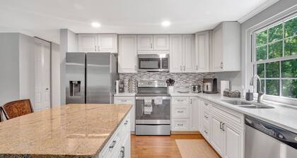 5 Bedroom 3 Full Bath 6 Bed Sleep 13