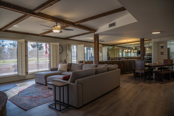 Smart TV - Great open one-story home for family entertaining. Relaxing back concrete porch. (Bullhead City)