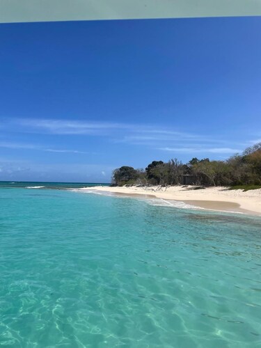  St. Croix Escape★ Oceanfront Oasis with Stunning Views and Serene Coastal Vibes