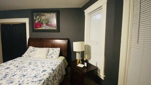 1 bedroom, WiFi - Great looking Private bedroom with a queen size bed (Fitchburg)