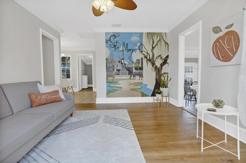 Stylish, Spacious 3 Bedroom Home - FREE BIKES-