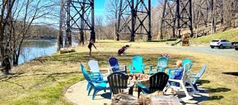 James Riviera Family Resort, Lynchburg, 4 Suites, HotTub, Boat, Dock, Ramp, Golf