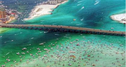ON BEACH, INSANE VIEWS, OWNER MANAGED, SAVE MONEY, PRIVATE BEACH , DESTIN FL !!!